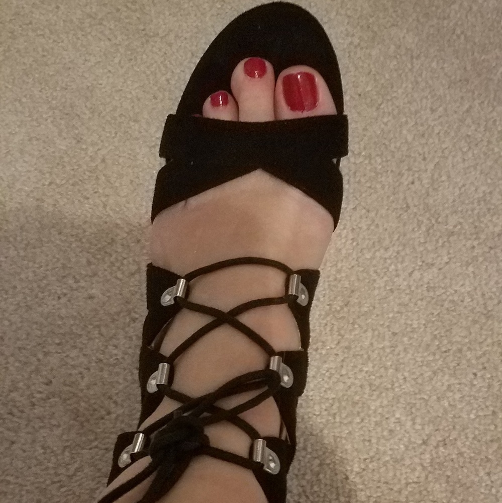 Shoes - Picture 2 of 4